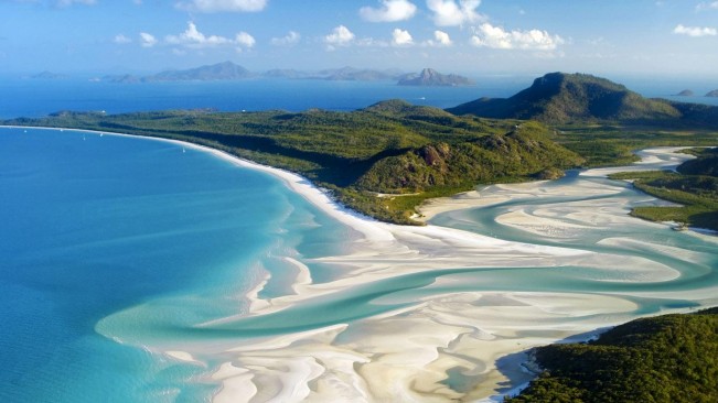 Aerial view of Whitehaven Beach, Whitsunday Islands